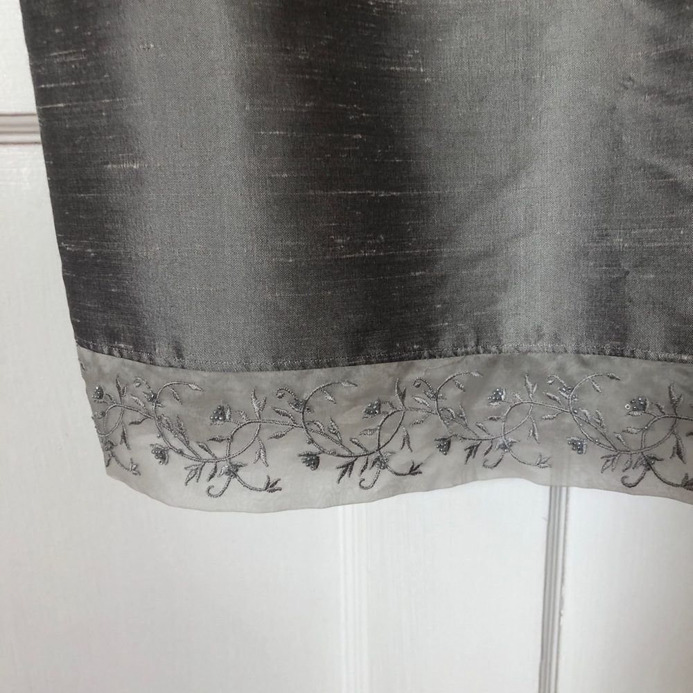 Liz Claiborne 100% silk dress in silver with spaghetti straps, size 6 - Picture 3 of 4